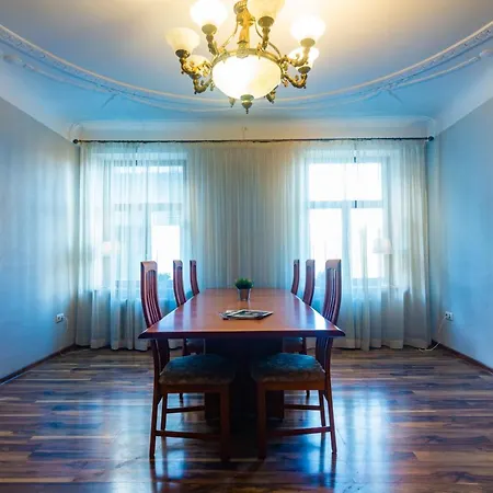 Spacious In The Heart Of The Lägenhet *